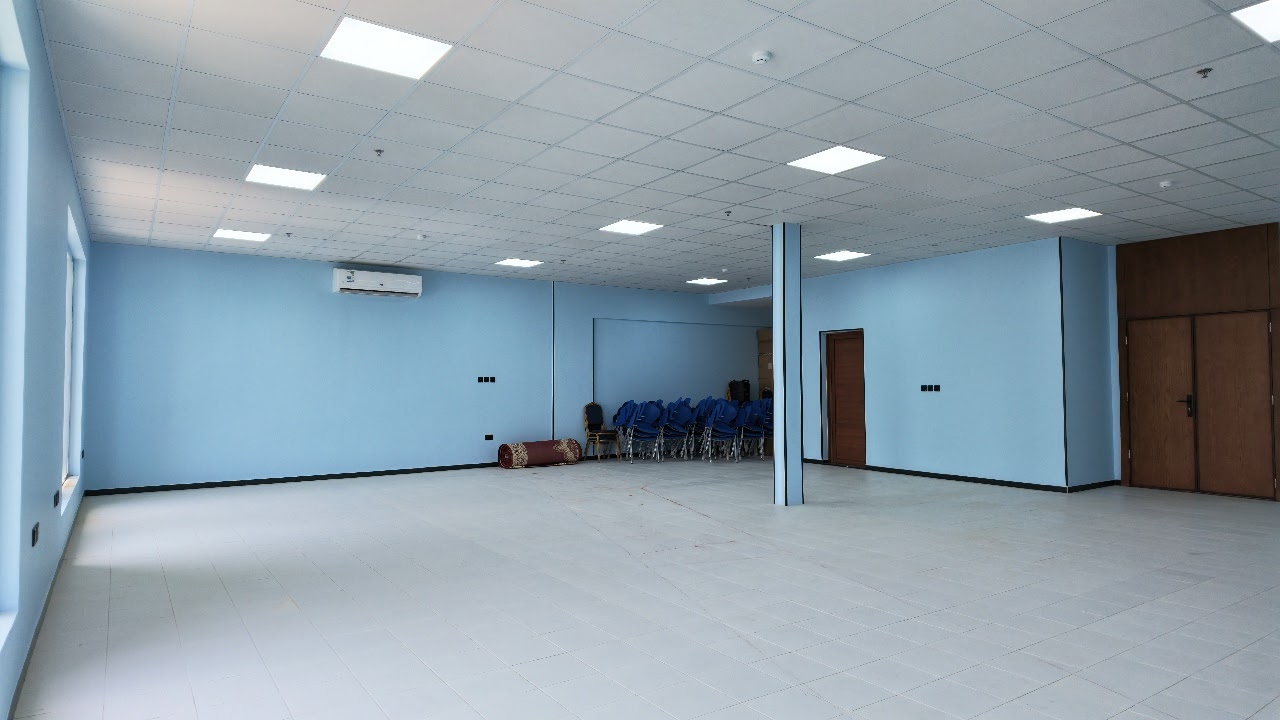 قاعة واسعة متعددة الاستخدامات